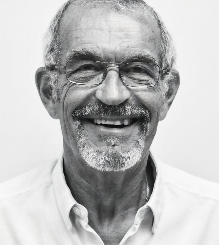 Cómo llamar al ave de Miguel D'Ors