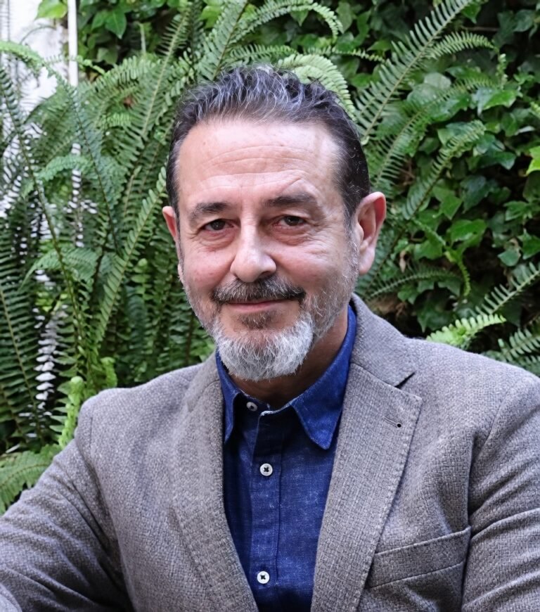 El almendro de Vicente Gallego